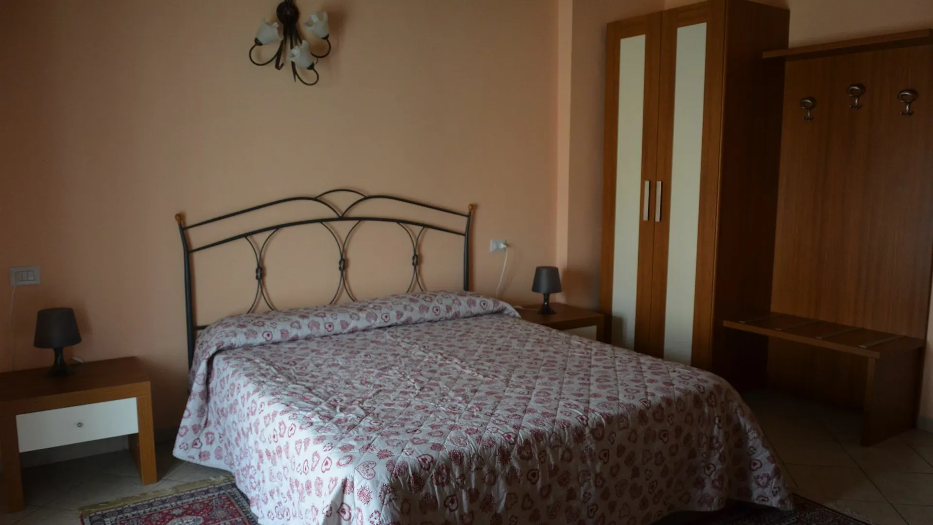 ** בית הארחה מילאנו Villa Cheta איטליה