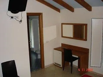Villa Cheta Milán 2*,